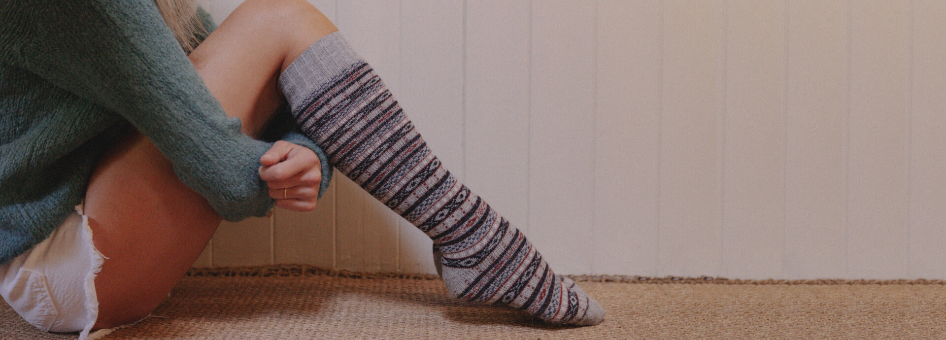 MFUOE Collant Natalizi A Righe - 4 Paia Calze Alte Coscia Rosse E Verdi MFUOE Collant Natalizi A Righe - 4 Paia Calze Alte Coscia Rosse E Verdi